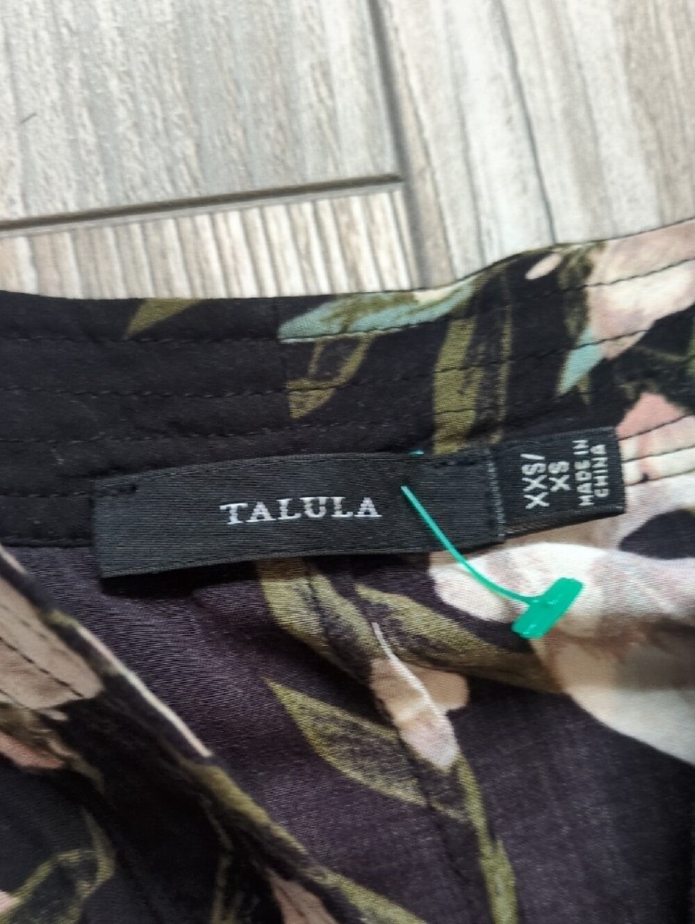 Talula Aritzia Floral Open-Front Kimono XXS / XS - Picture 3 of 4